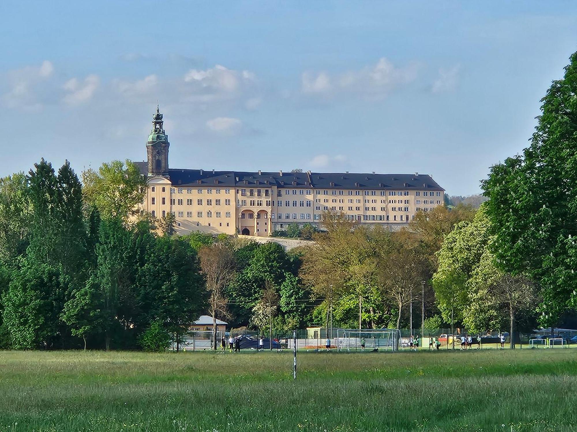 Apartments Am Saalebogen Mit Gartenterrasse, Grillkamin, Freie Parkplaetze Rudolstadt Eksteriør billede